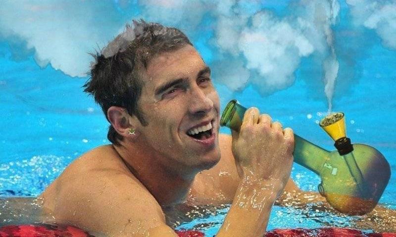 Phelps Bong A04.jpg