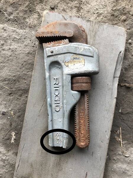 pipe wrench2a.jpg