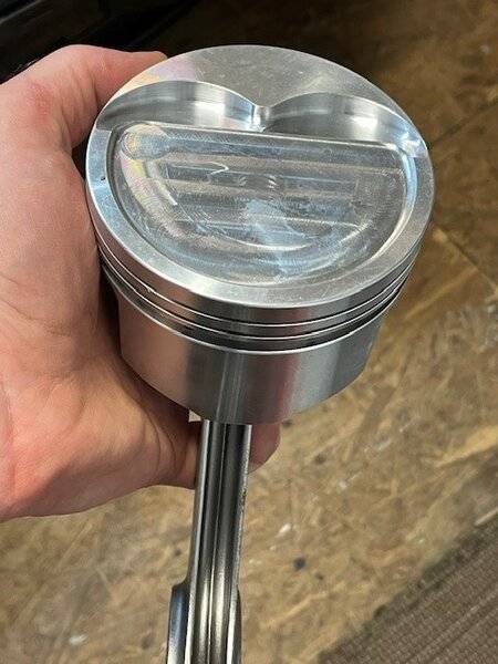 piston and rods pic 1.jpg