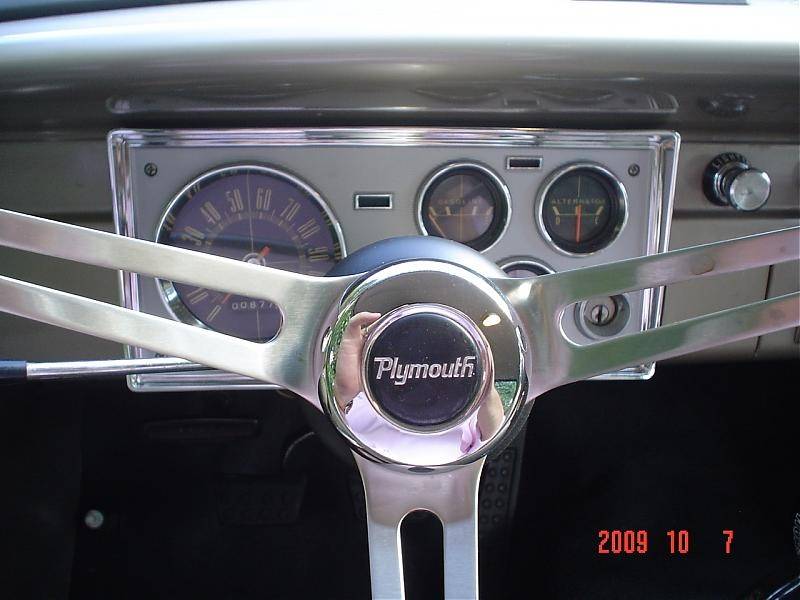 Plymouth Valiant 009.jpg