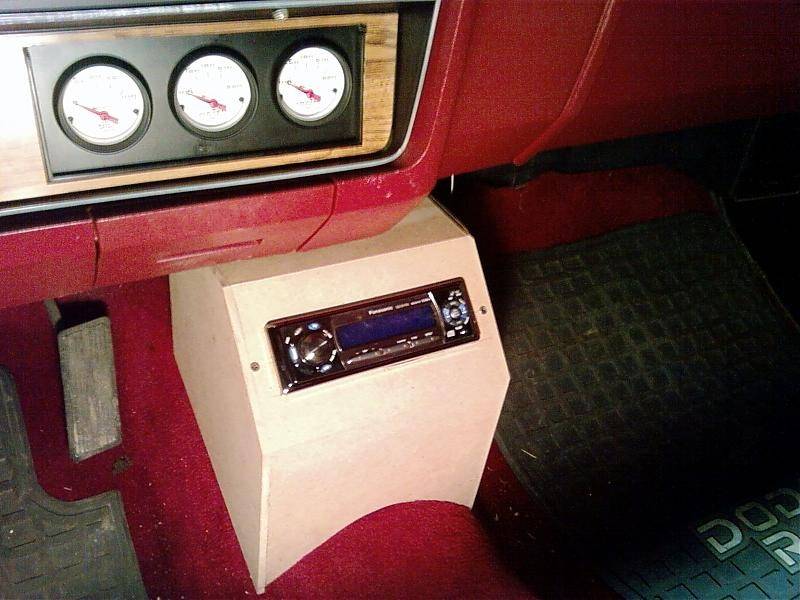radio box1.jpg