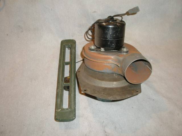 Rear Window DeFogger Motor 003 (Small).JPG
