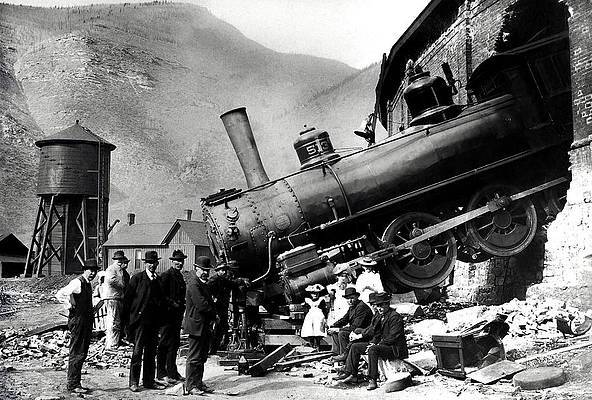 roundhouse-locomotive-crash-minturn-1913-war-is-hell-store.jpg