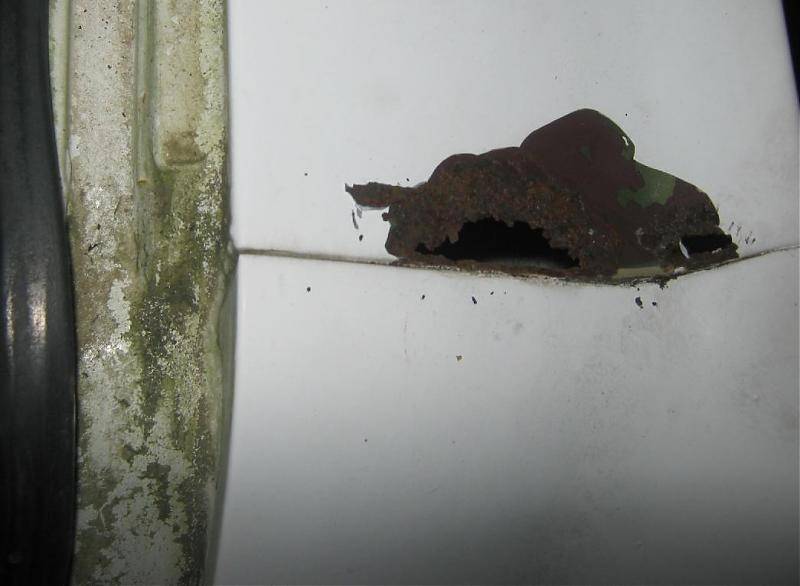 rusthole.jpg