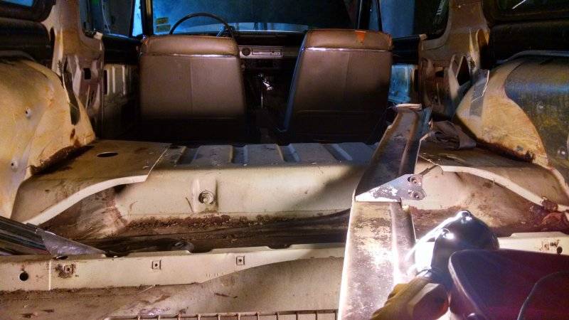 seat backs thru trunk.jpg