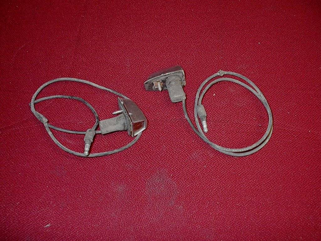 shifter box and fender turn signals 001.JPG