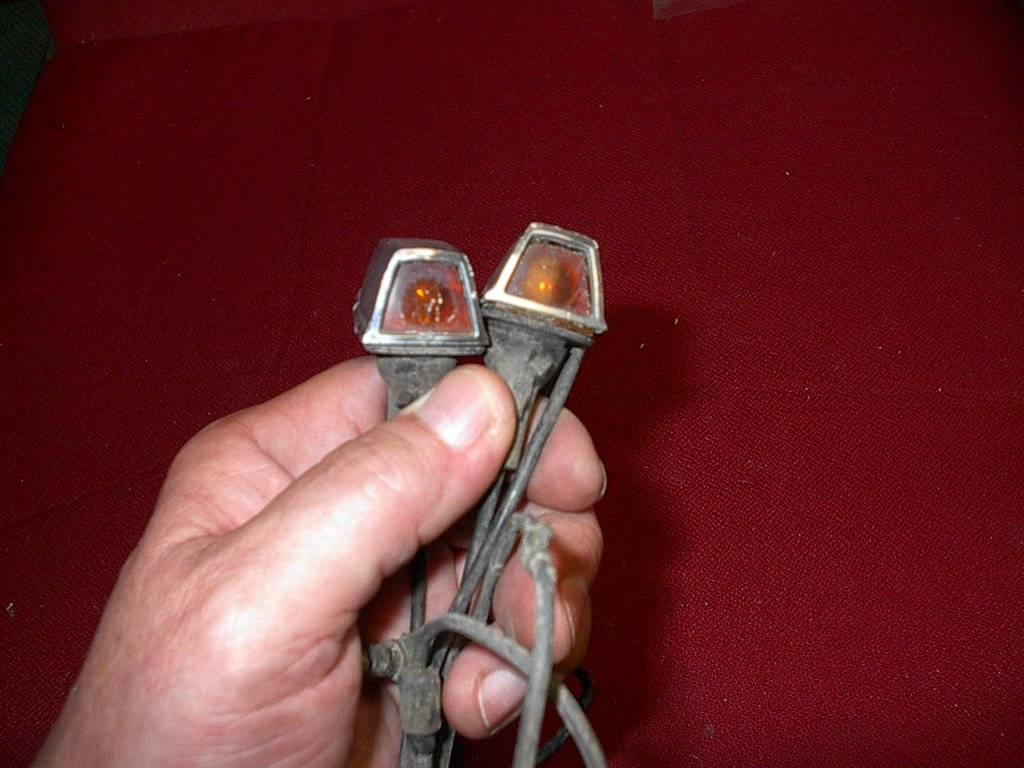 shifter box and fender turn signals 005.JPG