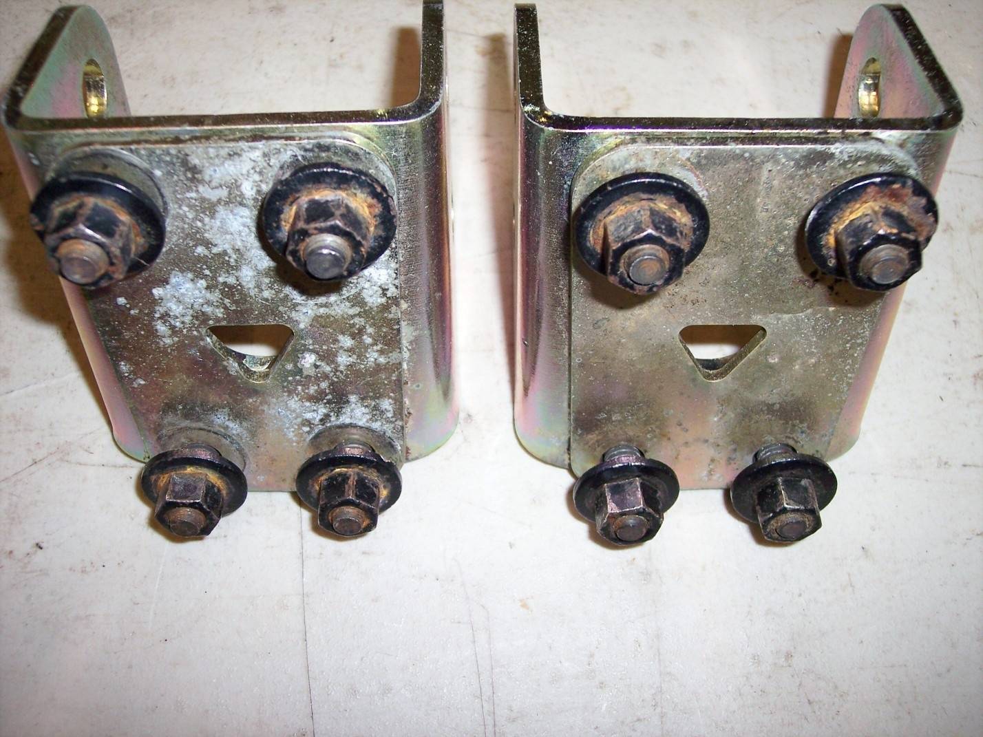 ss front leaf spring hangers-3.jpg