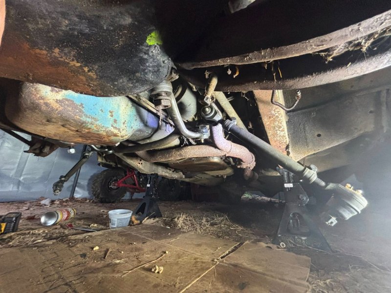 steering linkage installed.jpg