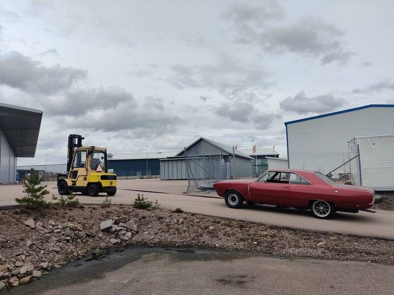 Towing dodge dart 1969.jpg