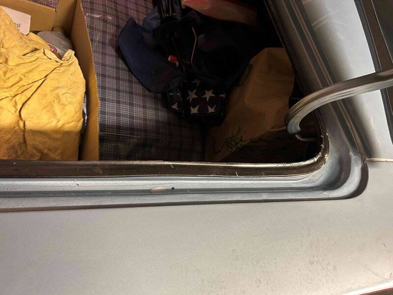 trunk drip rail 1.jpg