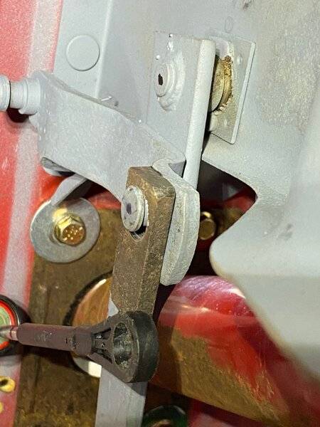 under dash clutchb.jpg