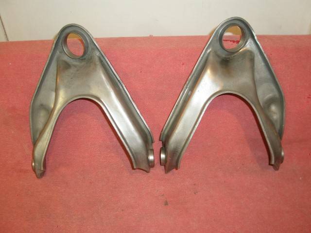Upper Control Arms 62-72 001 (Small).JPG