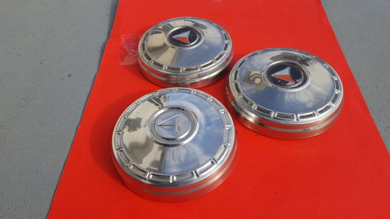 V hub caps 3.jpg