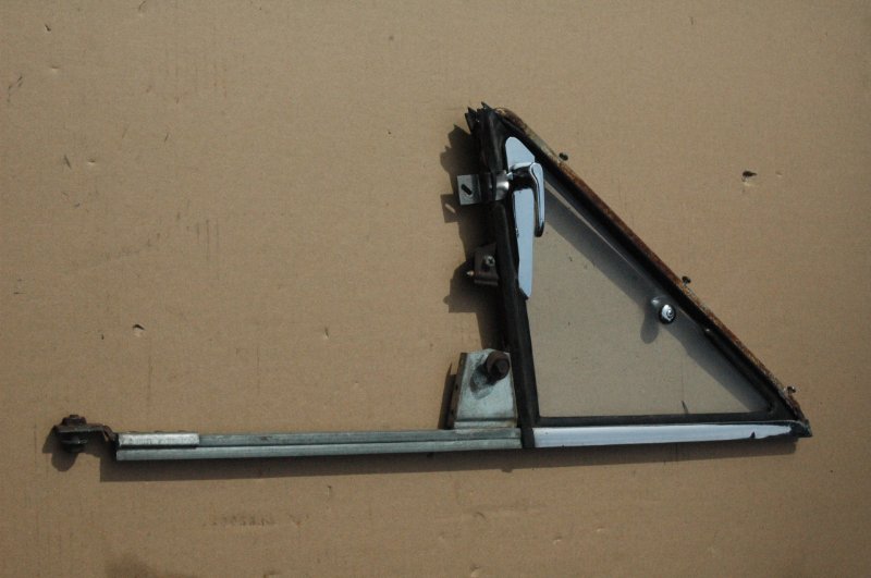 Vent frames A rt(4).JPG