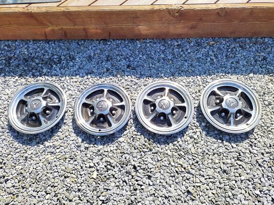 2881765 Hubcaps-2.jpg 2881765 Hubcaps-2.jpg