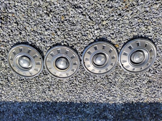 2881762 Hubcaps-2.jpg