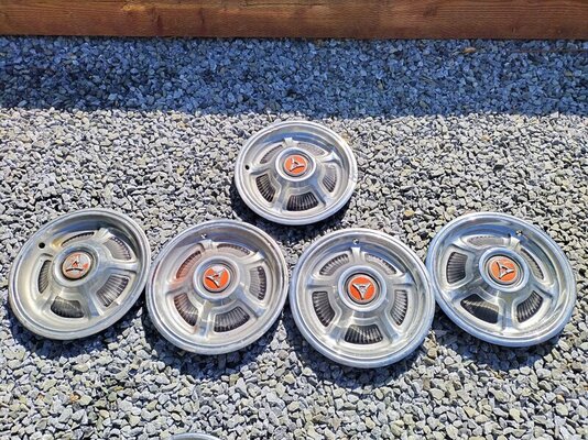 2881777 Hubcaps-3.jpg