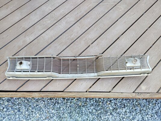 70 Duster Grill 2.jpg