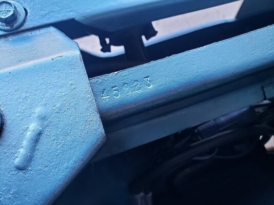 Rad support VIN.jpg Rad support VIN.jpg