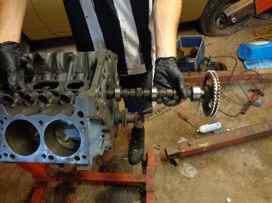 How to Rebuild a Small Block Part 8: Install the Camshaft