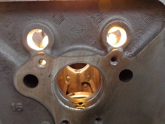 Oil Feed hole A01 B.jpg