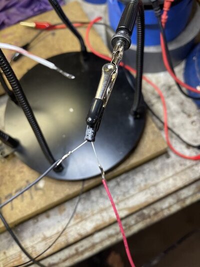 005 - Tin leads and 5V wire.jpg