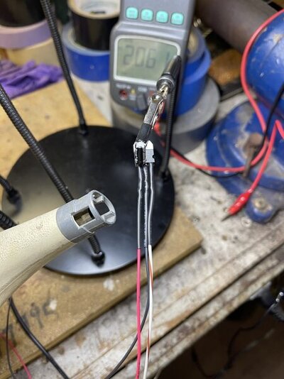 010 - Close legs and shrink.jpg