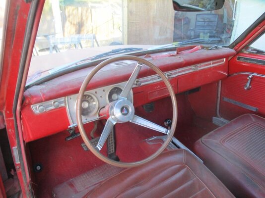 Steering wheel and dash.JPG