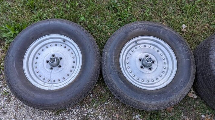 Small bolt Centerlines front runners.jpg