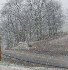 Snowy road.jpg