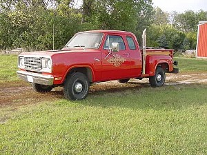 1976 DODGE RED EXPRESS