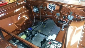 1971 Dart Swinger engine bay